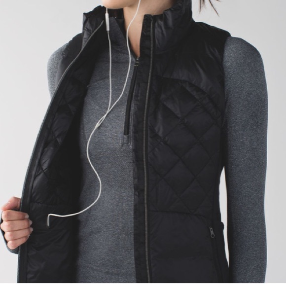 Lululemon down for a run vest EUC black size 4 - Picture 3 of 7